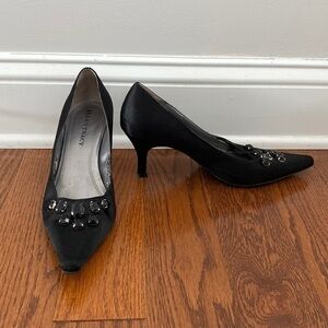 Ellen Tracy Wyanet Vintage Silk Pointed-Toe Embellished Heels